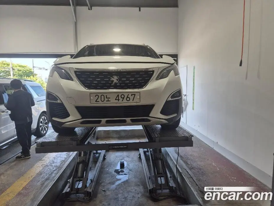 Peugeot 5008 2018 1.6 автомат (гидро), фото 1 Peugeot 5008 2018 1.6 автомат (гидро), фото 1