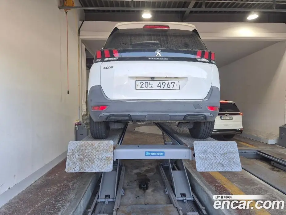 Peugeot 5008 2018 1.6 автомат (гидро), фото 2 Peugeot 5008 2018 1.6 автомат (гидро), фото 2