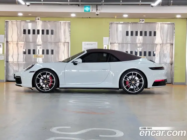 Porsche 911 2020 3.0 автомат (гидро), миниатюра 2