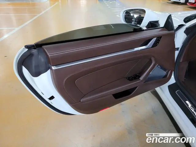 Porsche 911 2020 3.0 автомат (гидро), миниатюра 9