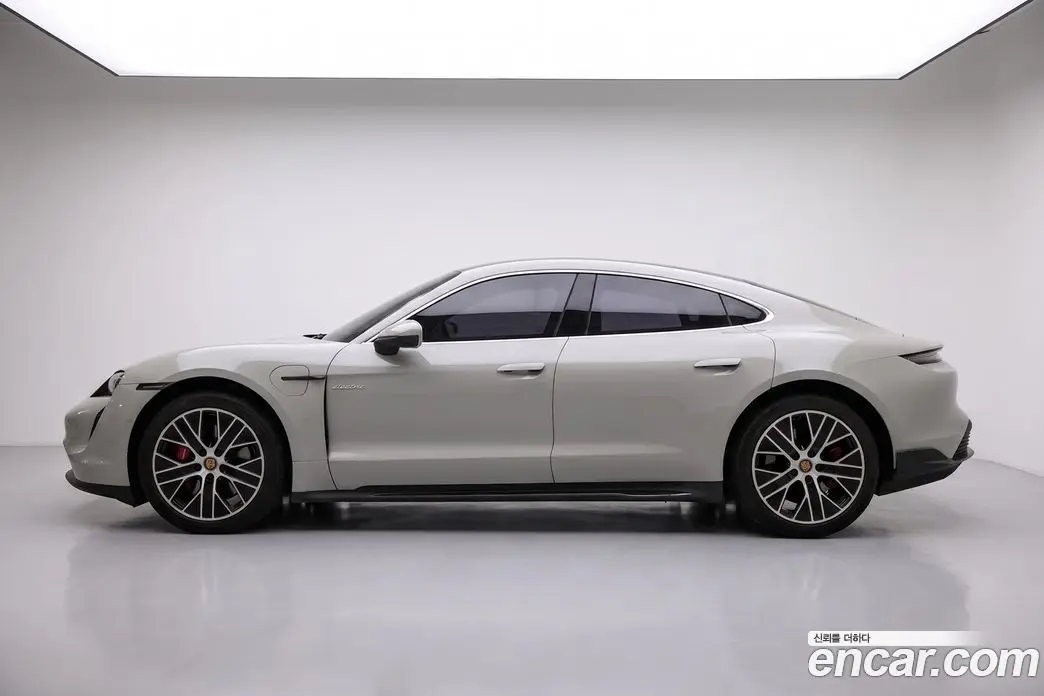 Porsche Taycan 2021 0.1 автомат (гидро), фото 1 Porsche Taycan 2021 0.1 автомат (гидро), фото 1