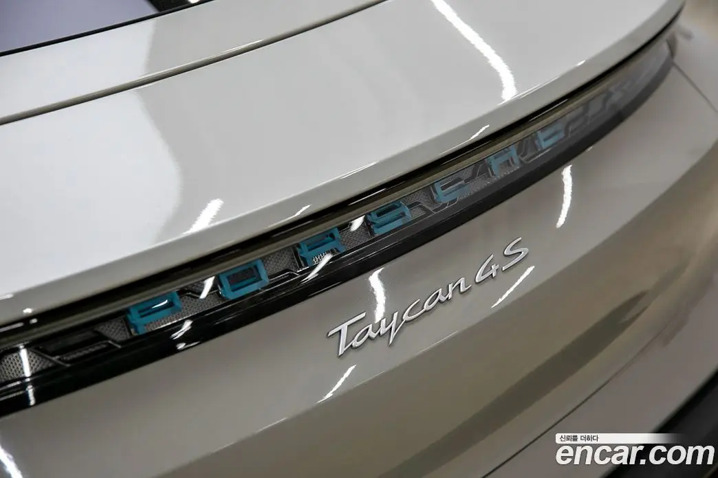 Porsche Taycan 2021 0.1 автомат (гидро), фото 8 Porsche Taycan 2021 0.1 автомат (гидро), фото 8