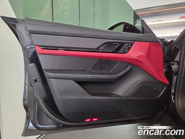 Porsche Taycan 2025 0.1 автомат (гидро), миниатюра 10 Porsche Taycan 2025 0.1 автомат (гидро), миниатюра 10