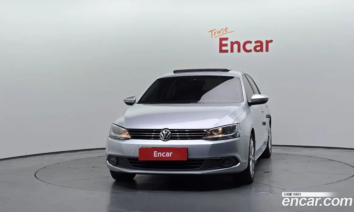 Volkswagen Jetta 2012 2.0 автомат (гидро), фото 3