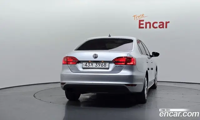 Volkswagen Jetta 2012 2.0 автомат (гидро), миниатюра 4