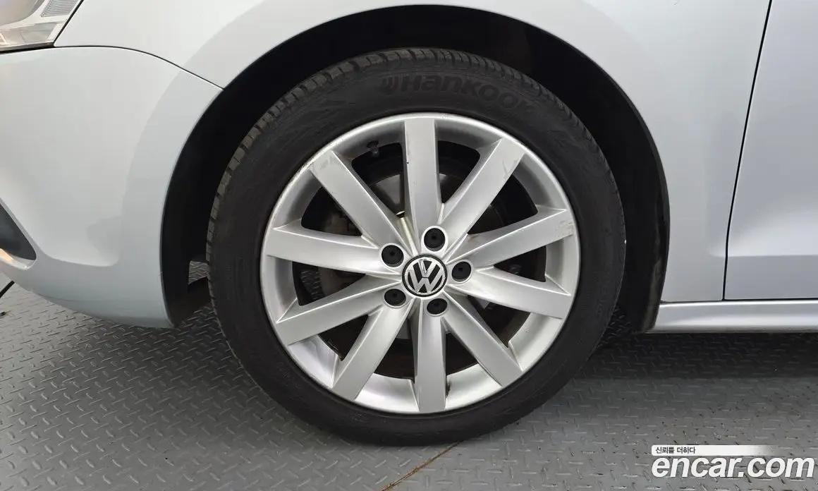 Volkswagen Jetta 2012 2.0 автомат (гидро), фото 5