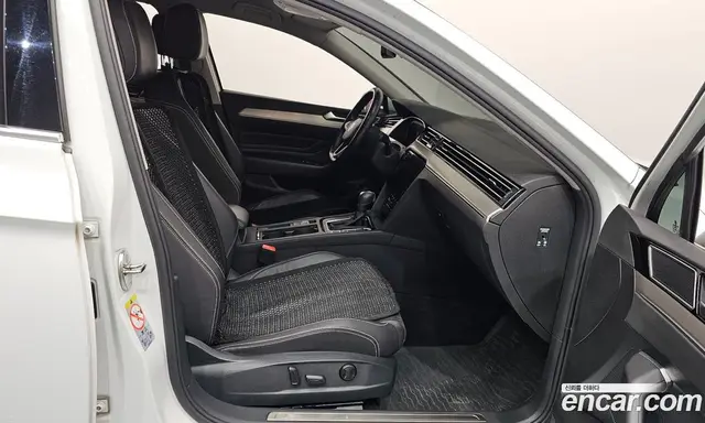 Volkswagen Passat 2021 2.0 автомат (гидро), миниатюра 11 Volkswagen Passat 2021 2.0 автомат (гидро), миниатюра 11