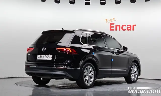 Volkswagen Tiguan 2020 2.0 автомат (гидро), миниатюра 2 Volkswagen Tiguan 2020 2.0 автомат (гидро), миниатюра 2