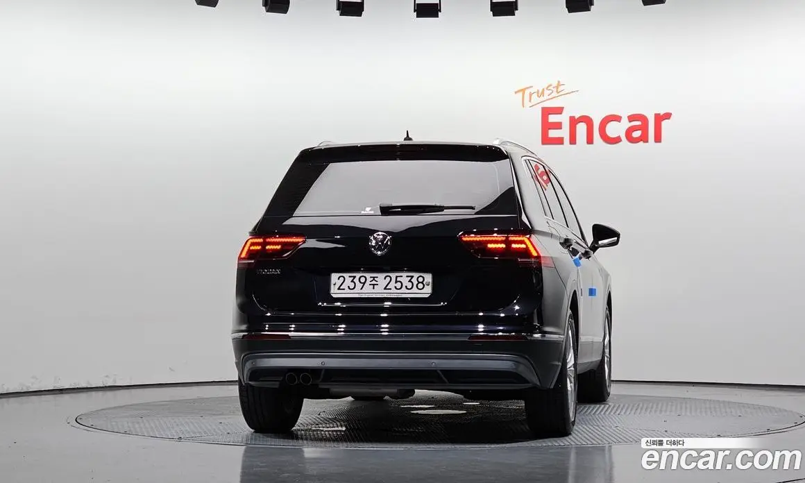 Volkswagen Tiguan 2020 2.0 автомат (гидро), фото 4 Volkswagen Tiguan 2020 2.0 автомат (гидро), фото 4