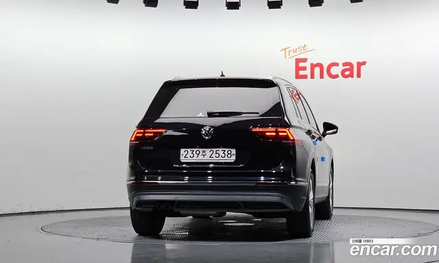 Volkswagen Tiguan 2020 2.0 автомат (гидро), миниатюра 4 Volkswagen Tiguan 2020 2.0 автомат (гидро), миниатюра 4