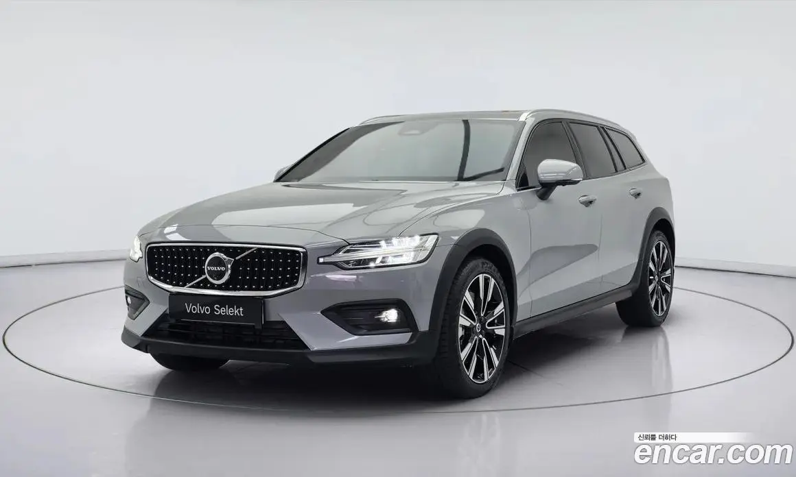 Volvo V60 2024 2.0 автомат (гидро), фото 1 Volvo V60 2024 2.0 автомат (гидро), фото 1