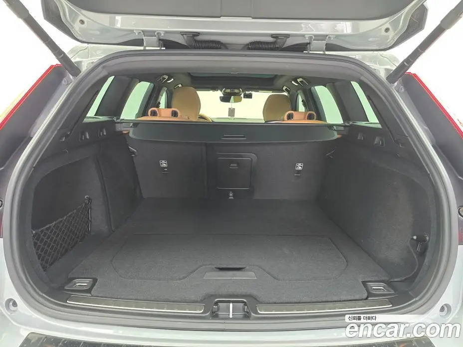 Volvo V60 2024 2.0 автомат (гидро), фото 15 Volvo V60 2024 2.0 автомат (гидро), фото 15