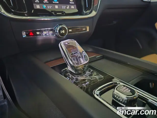 Volvo V60 2024 2.0 автомат (гидро), миниатюра 10 Volvo V60 2024 2.0 автомат (гидро), миниатюра 10