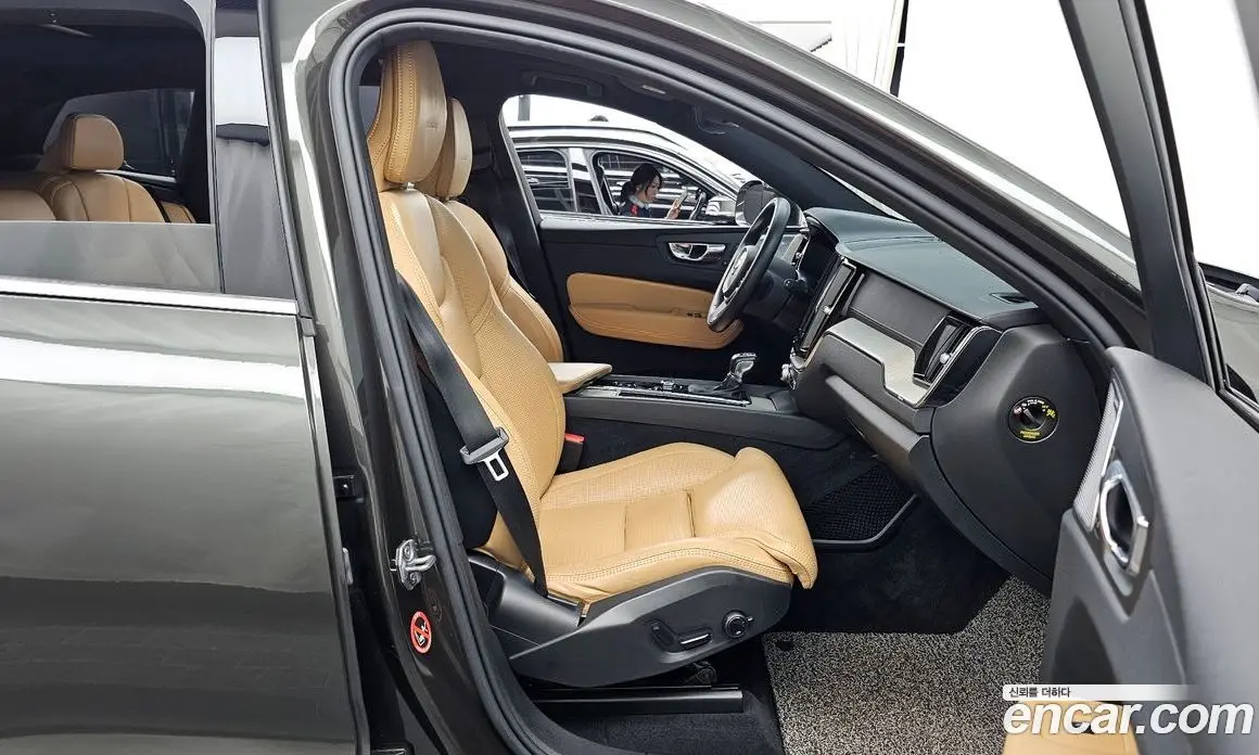 Volvo XC60 2018 2.0 автомат (гидро), фото 11 Volvo XC60 2018 2.0 автомат (гидро), фото 11