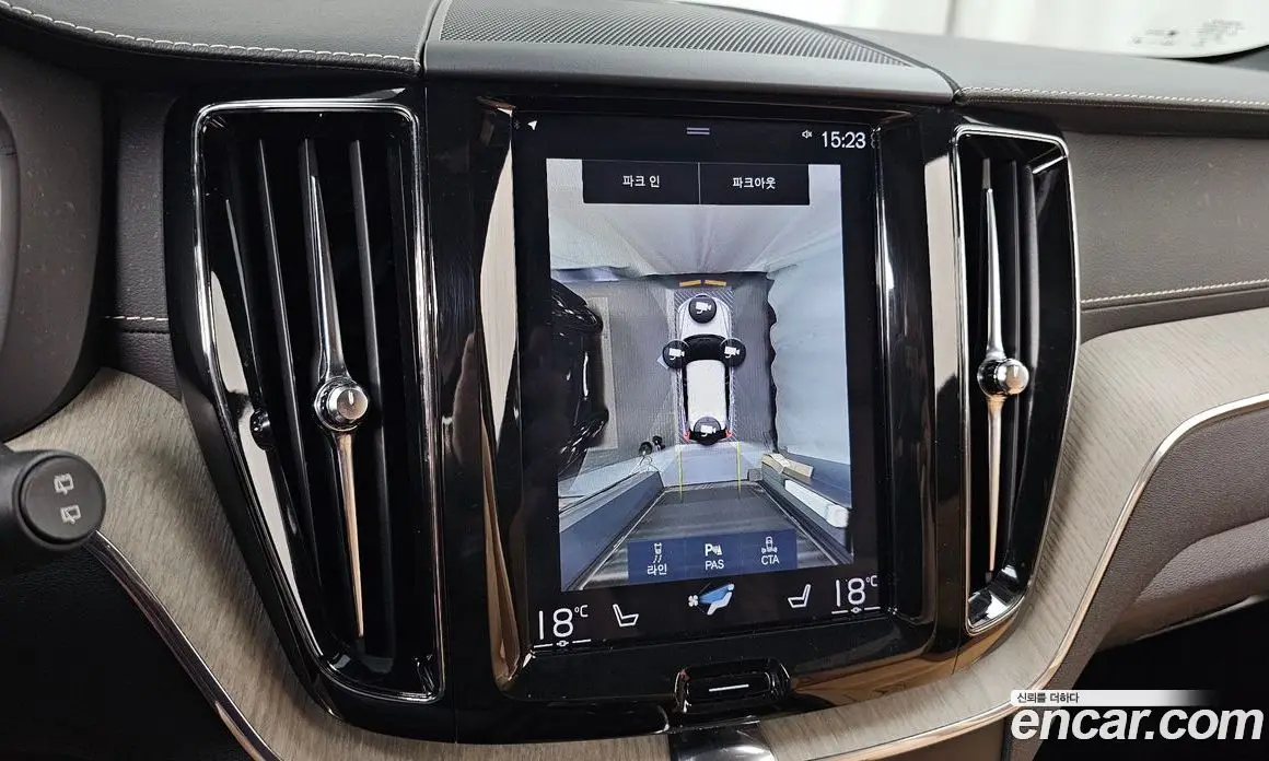 Volvo XC60 2018 2.0 автомат (гидро), фото 15 Volvo XC60 2018 2.0 автомат (гидро), фото 15