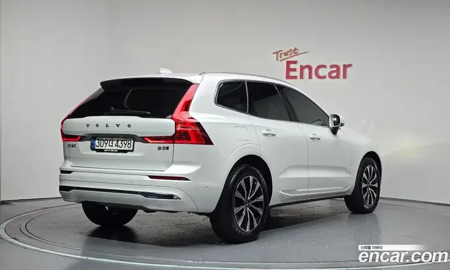 Volvo XC60 2023 2.0 автомат (гидро), миниатюра 2 Volvo XC60 2023 2.0 автомат (гидро), миниатюра 2