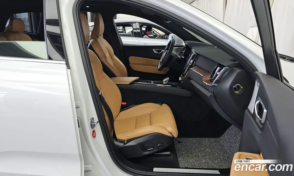 Volvo XC60 2023 2.0 автомат (гидро), фото 11 Volvo XC60 2023 2.0 автомат (гидро), фото 11