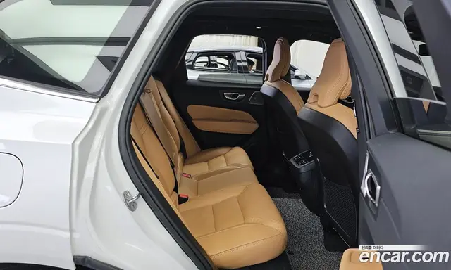 Volvo XC60 2023 2.0 автомат (гидро), миниатюра 12