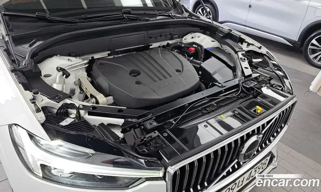 Volvo XC60 2023 2.0 автомат (гидро), миниатюра 6 Volvo XC60 2023 2.0 автомат (гидро), миниатюра 6