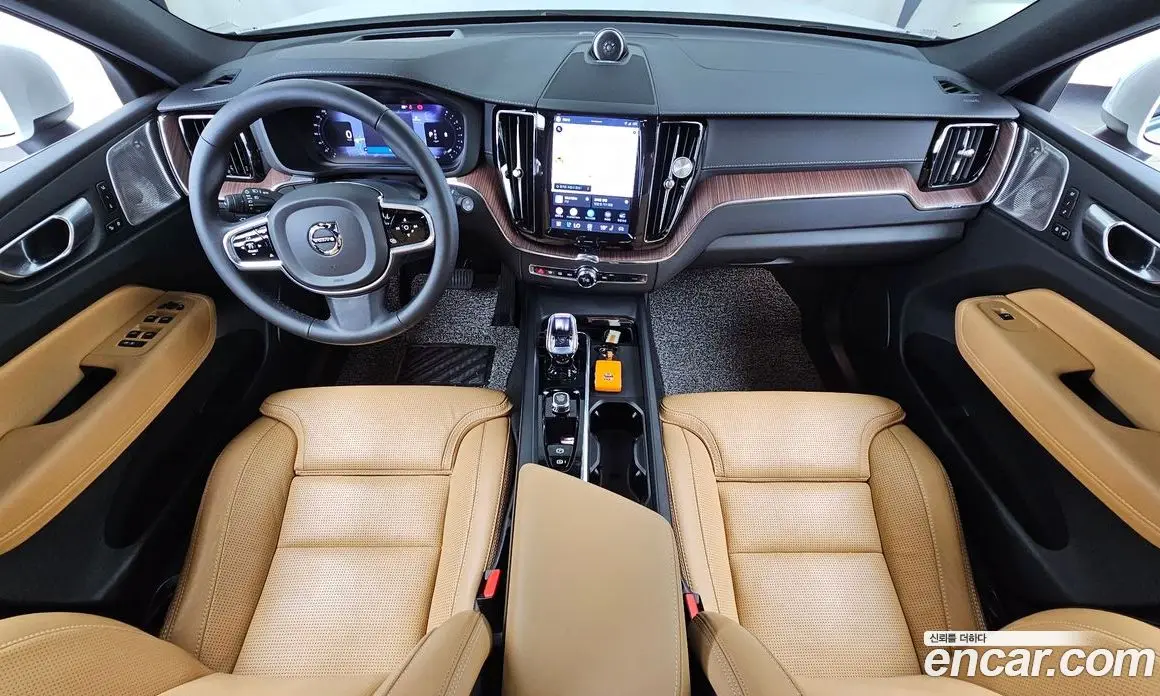 Volvo XC60 2023 2.0 автомат (гидро), фото 7 Volvo XC60 2023 2.0 автомат (гидро), фото 7