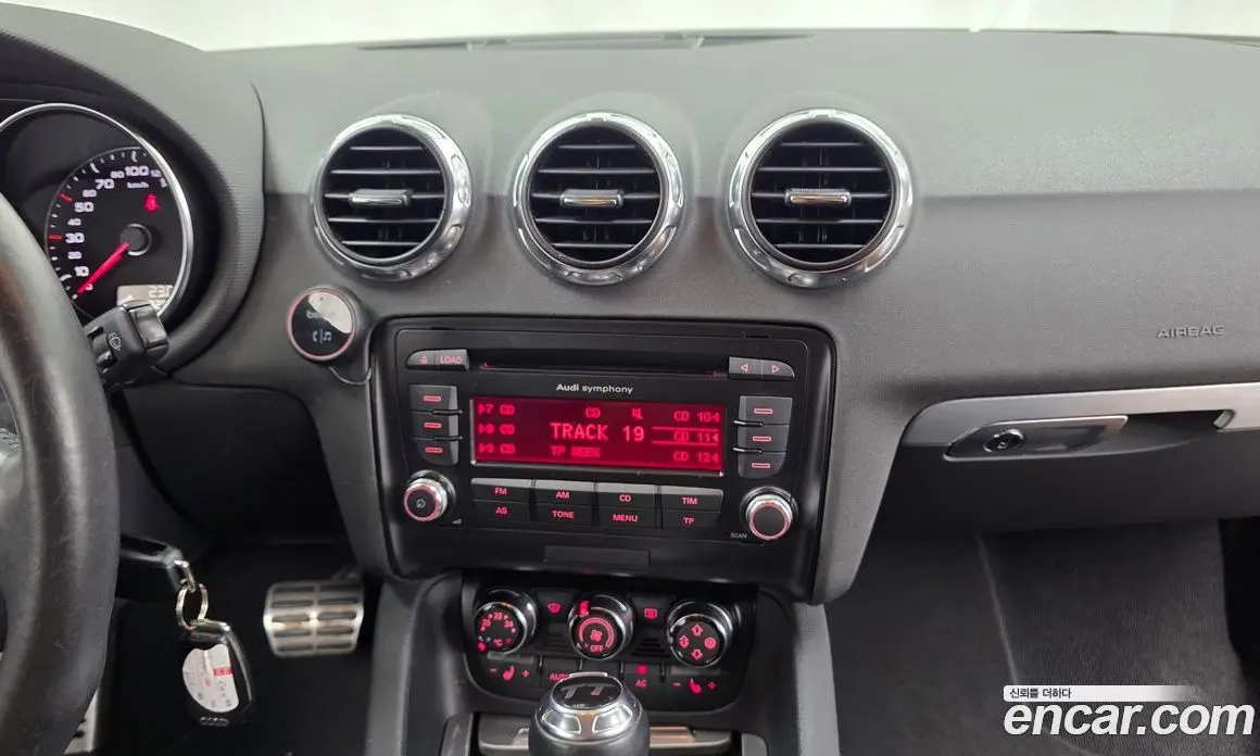 Audi TT 2009 2.0 автомат (гидро), фото 14 Audi TT 2009 2.0 автомат (гидро), фото 14
