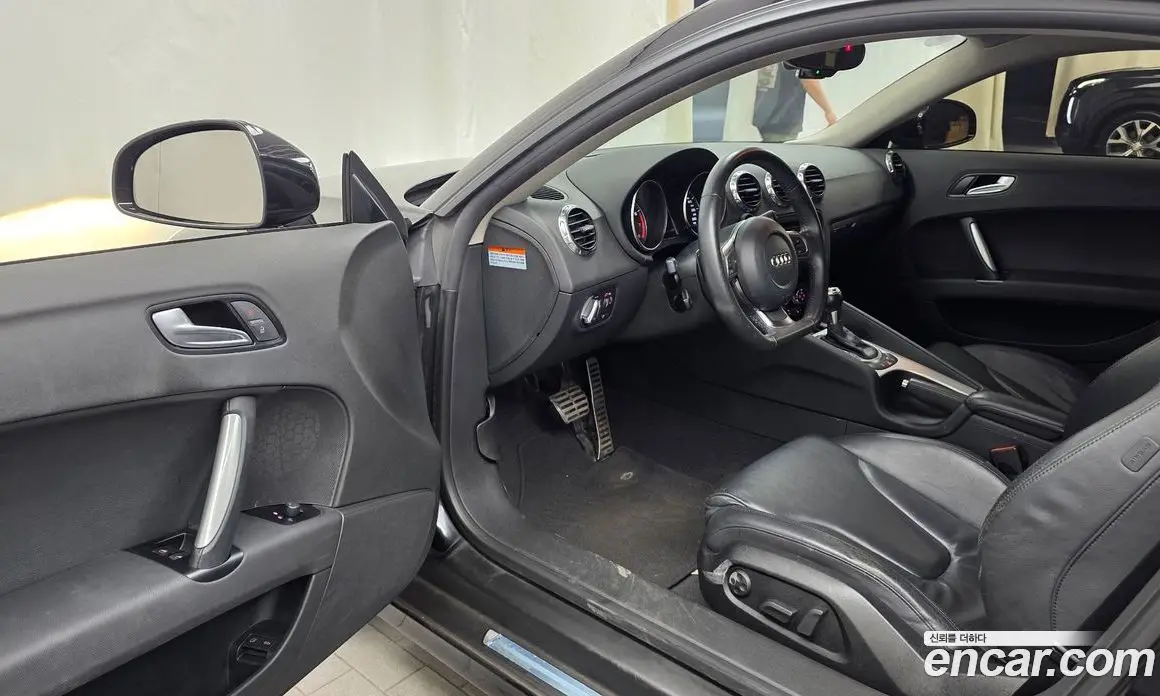 Audi TT 2009 2.0 автомат (гидро), фото 10 Audi TT 2009 2.0 автомат (гидро), фото 10