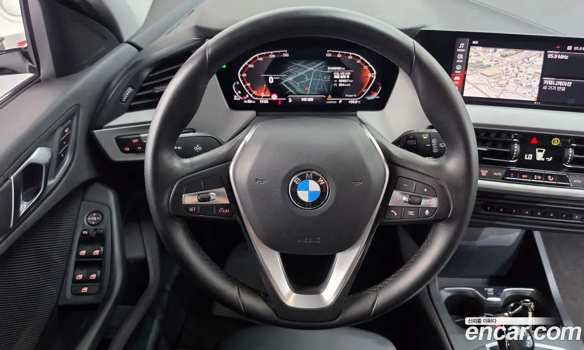 BMW 1 серия 2021 2.0 автомат (гидро), фото 13