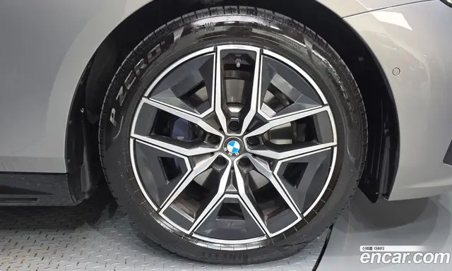 BMW 5 серия 2025 2.0 автомат (гидро), миниатюра 5 BMW 5 серия 2025 2.0 автомат (гидро), миниатюра 5