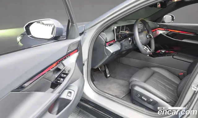 BMW 5 серия 2025 2.0 автомат (гидро), миниатюра 10 BMW 5 серия 2025 2.0 автомат (гидро), миниатюра 10