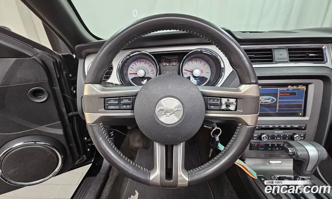 Ford Mustang 2010 3.7 автомат (гидро), фото 12