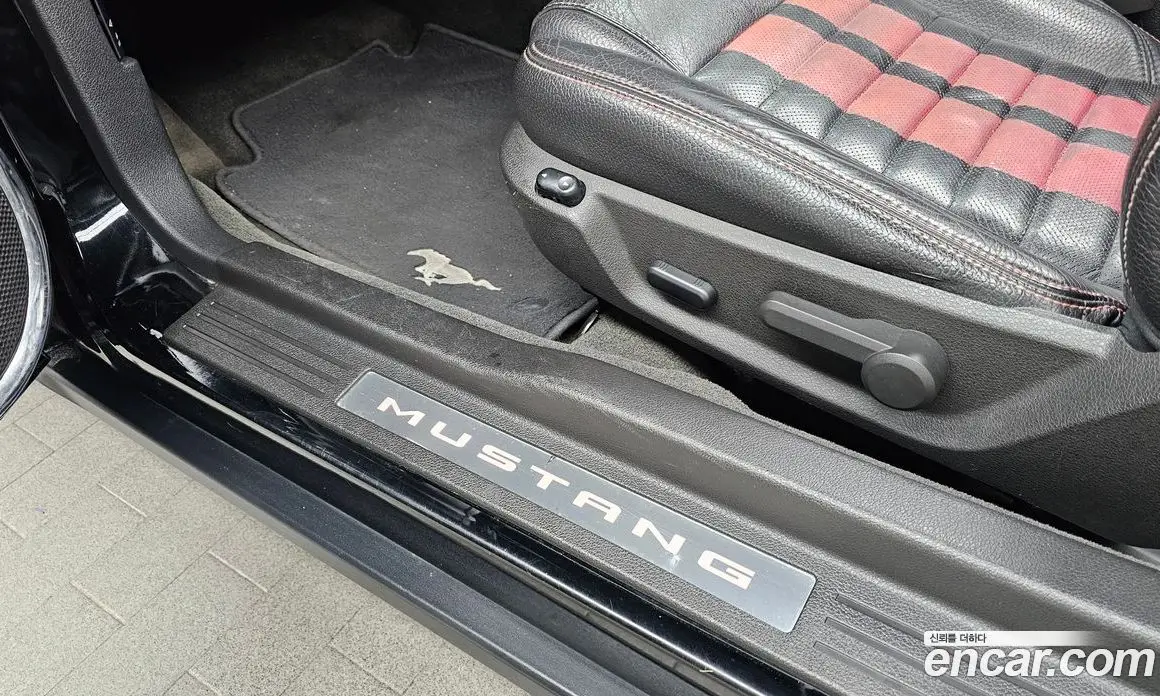 Ford Mustang 2010 3.7 автомат (гидро), фото 18