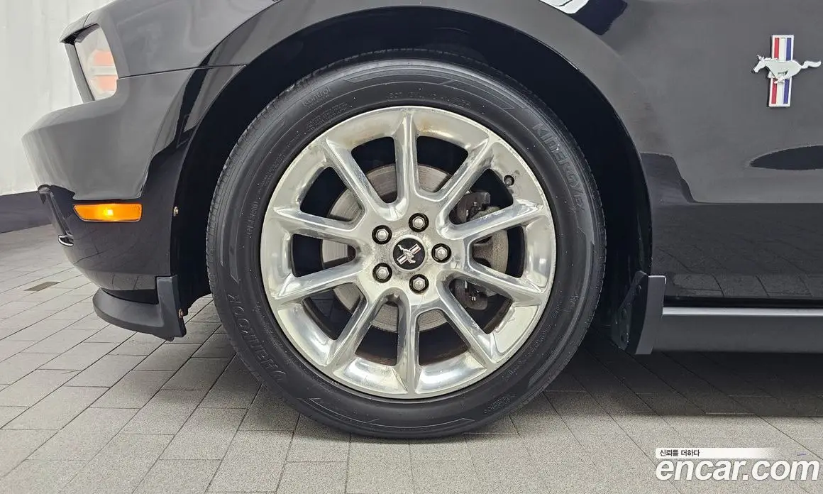 Ford Mustang 2010 3.7 автомат (гидро), фото 5