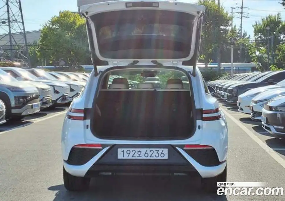 Genesis GV70 2024 2.2 автомат (гидро), фото 9