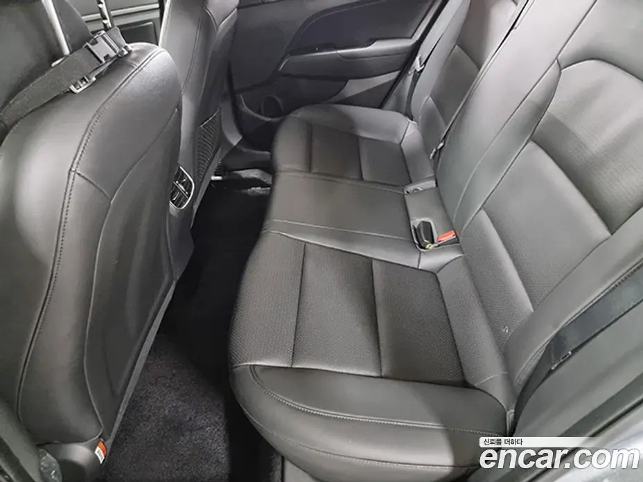 Hyundai Avante 2016 1.6 автомат (гидро), фото 12 Hyundai Avante 2016 1.6 автомат (гидро), фото 12