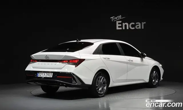 Hyundai Avante 2023 1.6 автомат (гидро), миниатюра 2