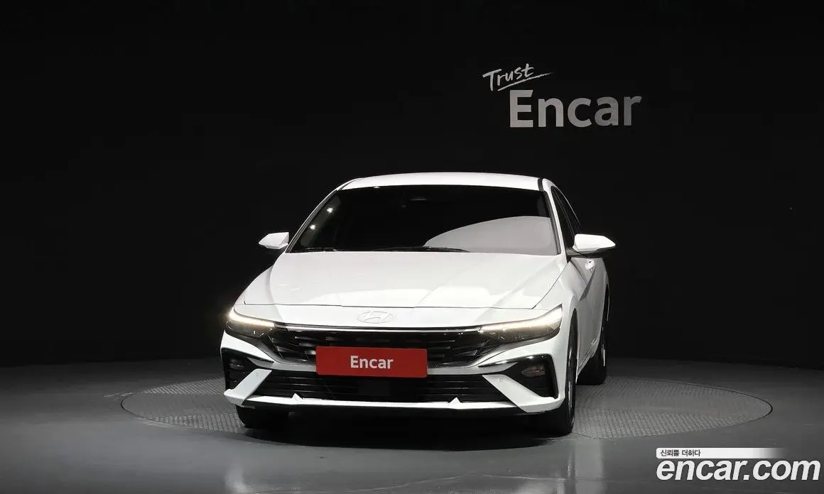 Hyundai Avante 2023 1.6 автомат (гидро), фото 3