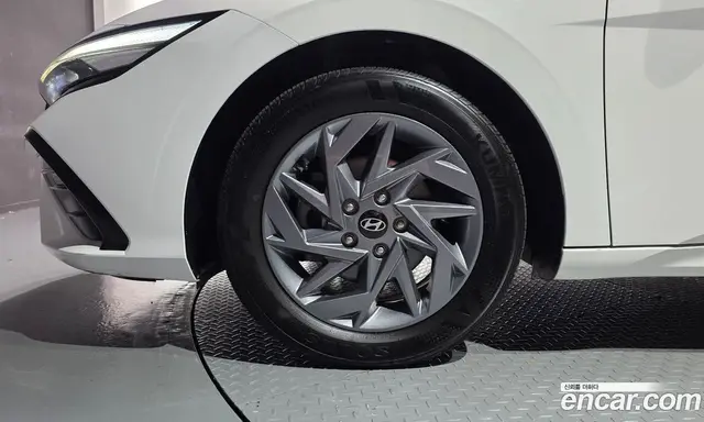 Hyundai Avante 2023 1.6 автомат (гидро), миниатюра 5