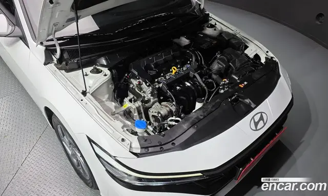 Hyundai Avante 2023 1.6 автомат (гидро), миниатюра 6