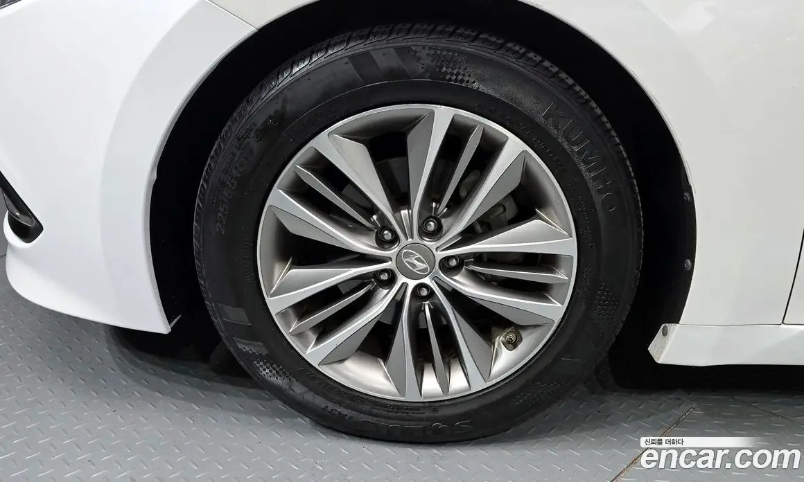 Hyundai Grandeur 2015 2.4 автомат (гидро), фото 5