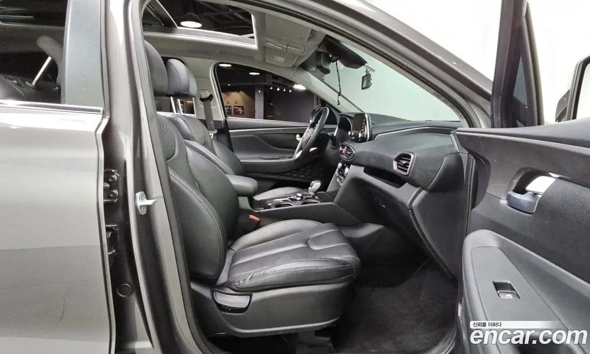 Hyundai Santa Fe 2019 2.0 автомат (гидро), фото 12 Hyundai Santa Fe 2019 2.0 автомат (гидро), фото 12