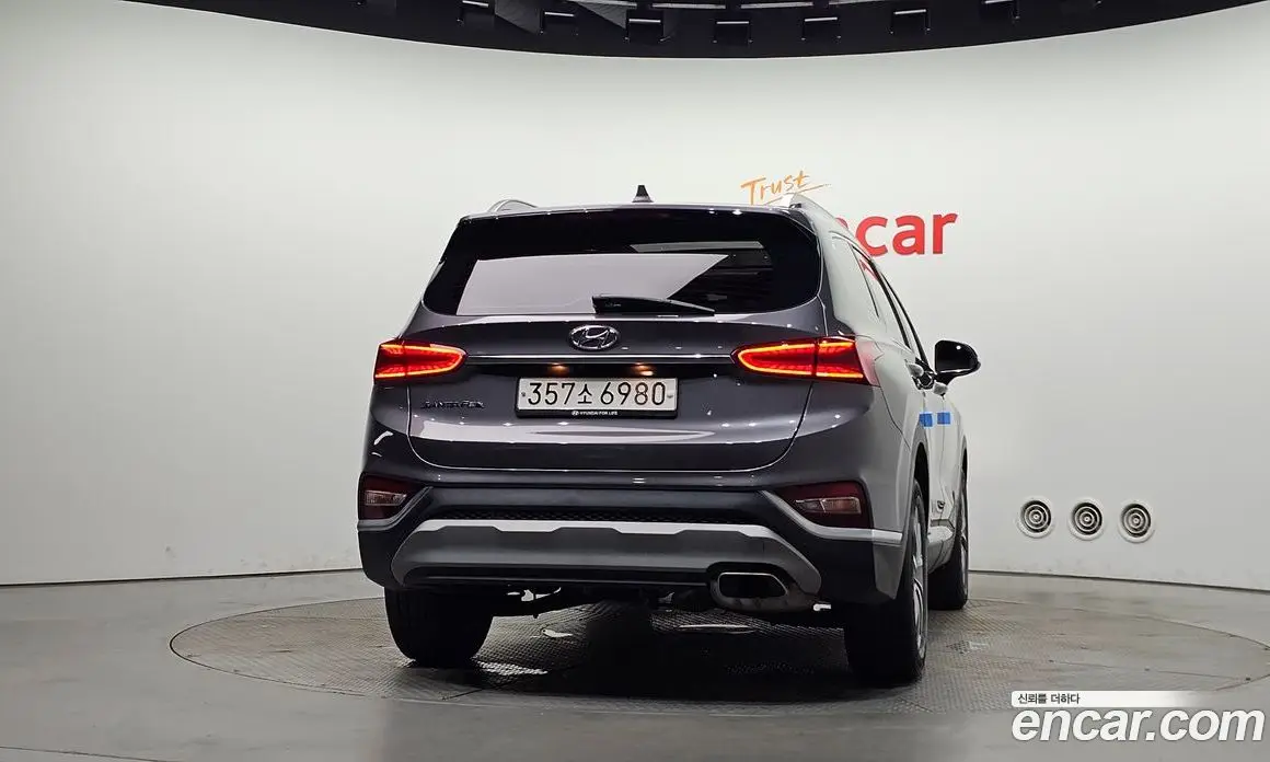 Hyundai Santa Fe 2019 2.0 автомат (гидро), фото 4 Hyundai Santa Fe 2019 2.0 автомат (гидро), фото 4