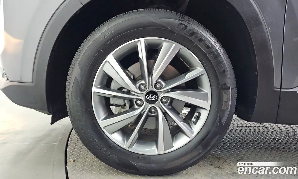 Hyundai Santa Fe 2019 2.0 автомат (гидро), фото 5 Hyundai Santa Fe 2019 2.0 автомат (гидро), фото 5
