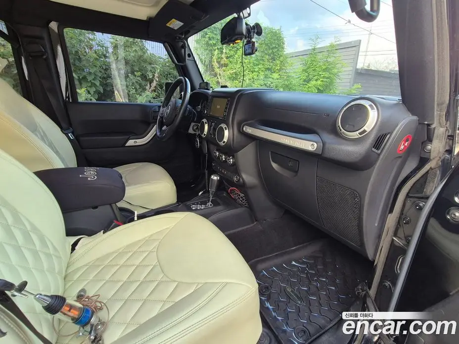 Jeep Wrangler 2016 3.6 автомат (гидро), фото 17 Jeep Wrangler 2016 3.6 автомат (гидро), фото 17