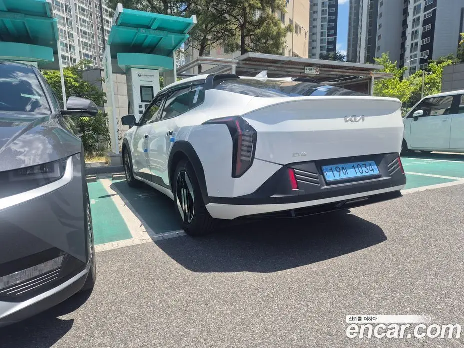 Kia EV4 2026 автомат (гидро), фото 4 Kia EV4 2026 автомат (гидро), фото 4