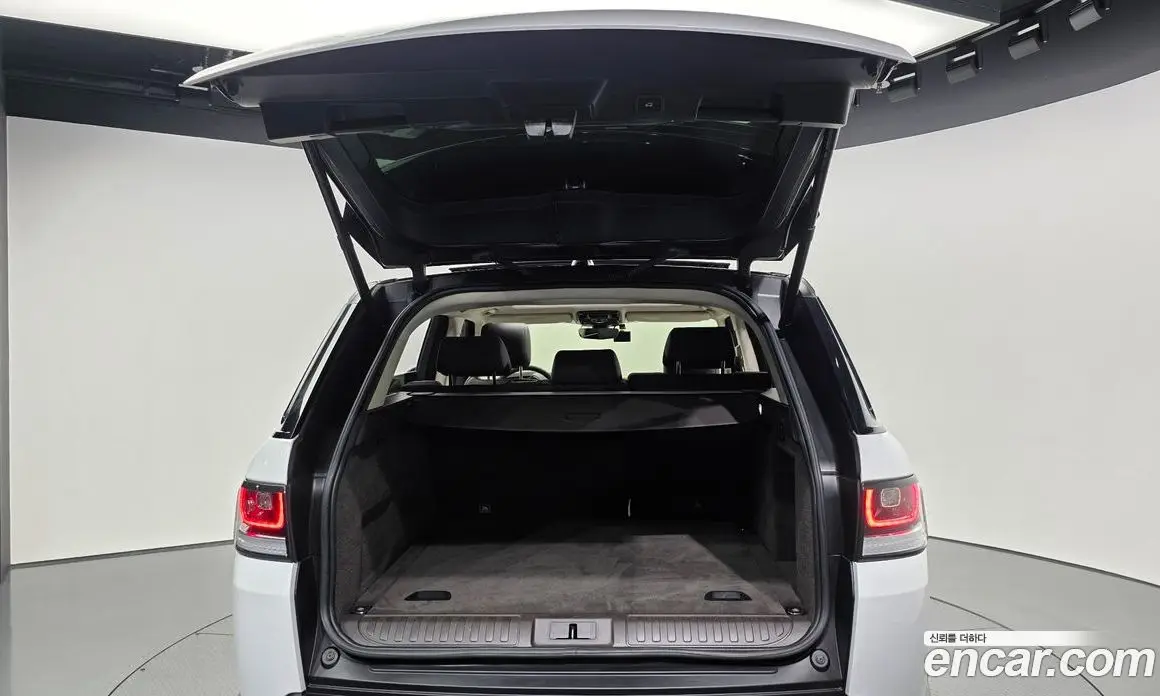 Land Rover Range Rover Sport 2017 3.0 автомат (гидро), фото 20 Land Rover Range Rover Sport 2017 3.0 автомат (гидро), фото 20