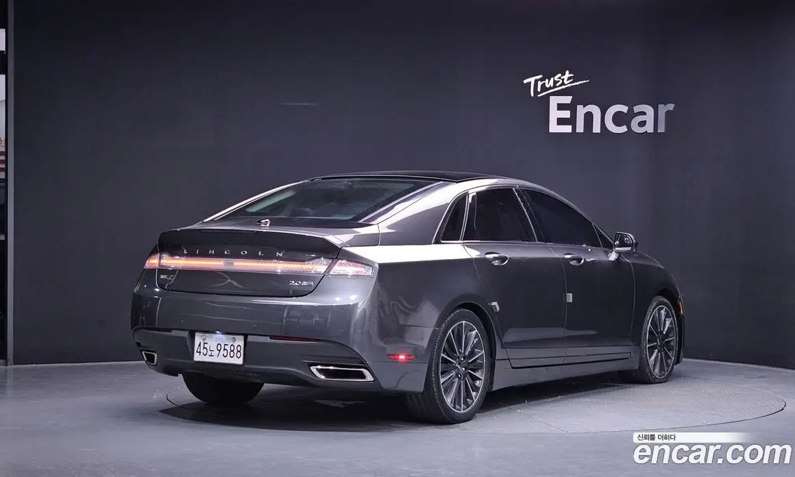 Lincoln MKZ 2016 2.0 автомат (гидро), фото 2 Lincoln MKZ 2016 2.0 автомат (гидро), фото 2