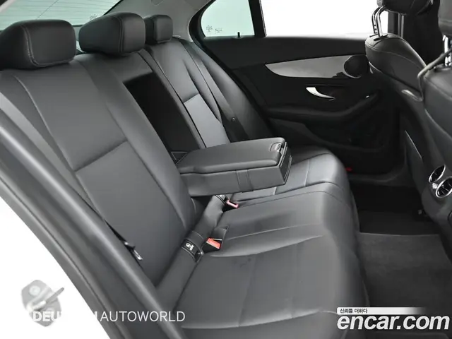 Mercedes-Benz C-Class 2019 2.0 автомат (гидро), миниатюра 12