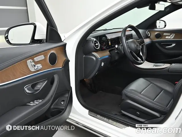 Mercedes-Benz E-Class 2020 2.0 автомат (гидро), миниатюра 11