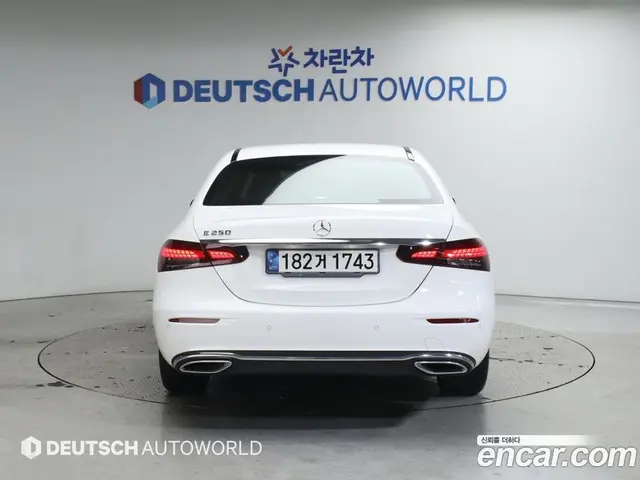 Mercedes-Benz E-Class 2020 2.0 автомат (гидро), миниатюра 4