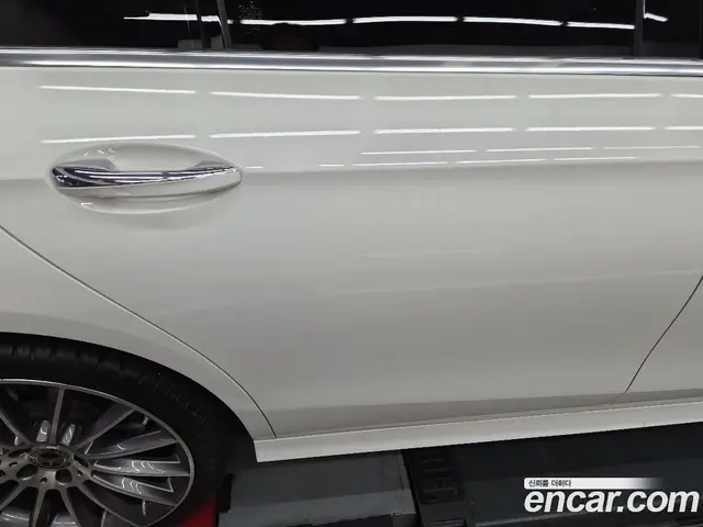 Mercedes-Benz E-Class 2022 2.0 автомат (гидро), миниатюра 4 Mercedes-Benz E-Class 2022 2.0 автомат (гидро), миниатюра 4